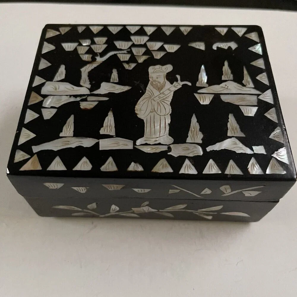 Chinese Mother of Pearl Wood Lacquer Box Old Man Floral Asian Trinket Decor